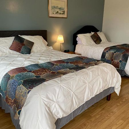 Webbers Lake Charlotte Motel Queen And Double Bed Экстерьер фото