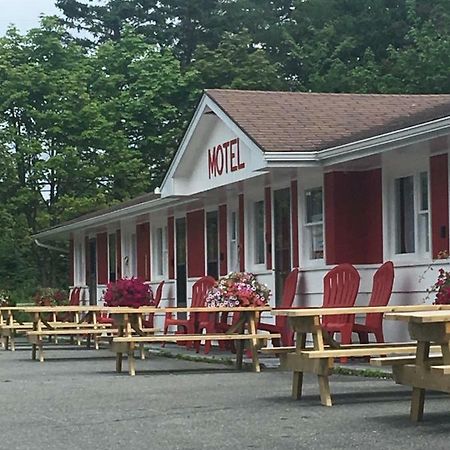 Webbers Lake Charlotte Motel Queen And Double Bed Экстерьер фото