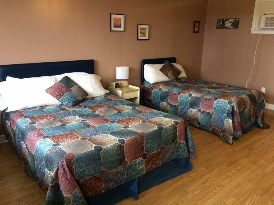 Webbers Lake Charlotte Motel Queen And Double Bed Экстерьер фото