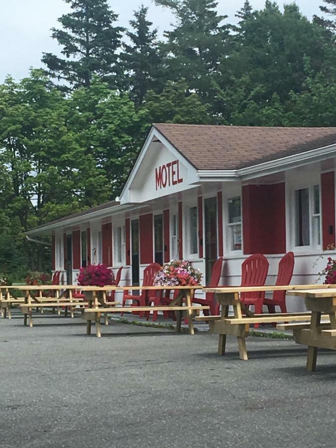 Webbers Lake Charlotte Motel Queen And Double Bed Экстерьер фото