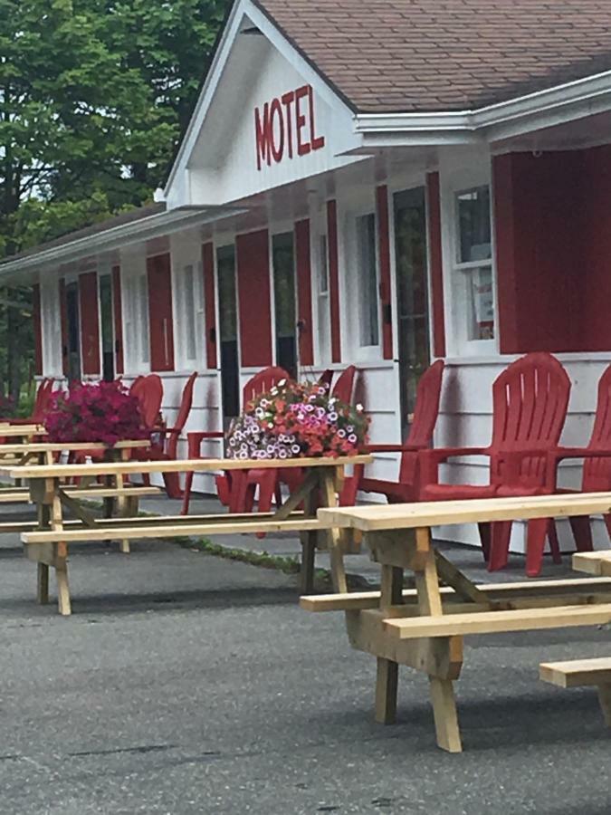 Webbers Lake Charlotte Motel Queen And Double Bed Экстерьер фото